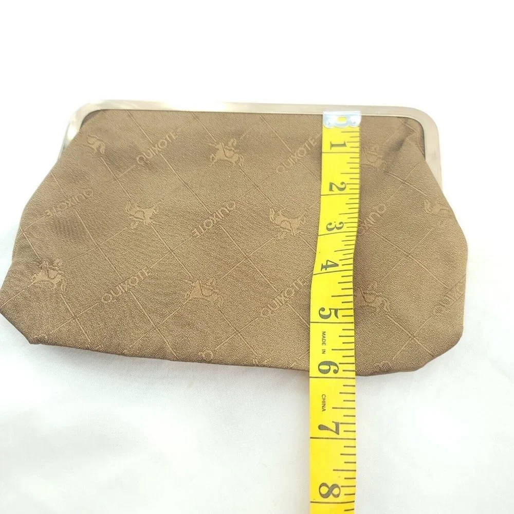 Quixote Womens Tan Logo Print Rectangle Shape Lightweight Classic Clutch Wallet